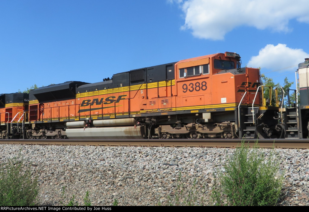 BNSF 9388